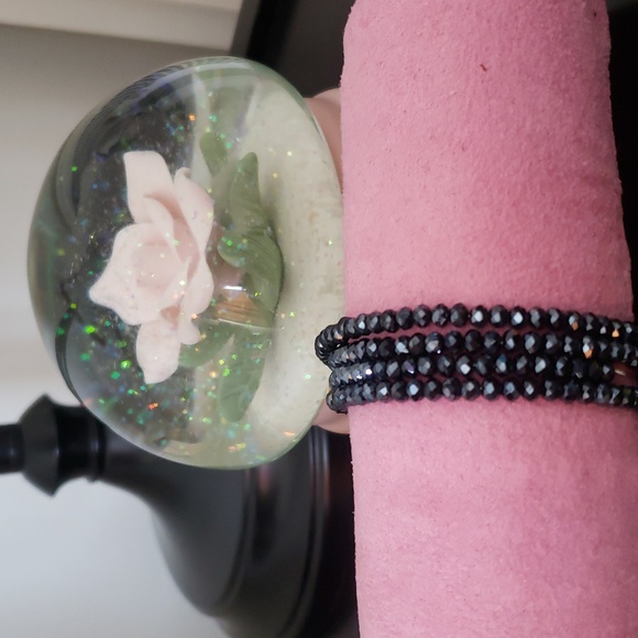 NWOT Navy Blue Diamond Crystal Faceted Wrap Stretch Bracelet - Picture 3 of 5